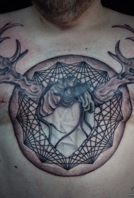 胸部欧美鹿角心脏和复杂的几何纹身图案
