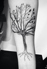 小臂树欧美纹身图案