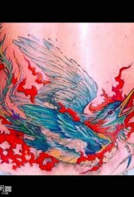 腰部彩色的红鸟纹身图案