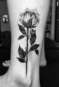 脚踝黑灰植物花纹身图案