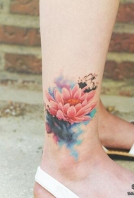 脚踝小清新泼墨彩绘莲花纹身图案