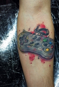 手臂3D风格的彩色游戏操纵杆纹身图案