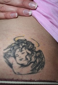 睡梦中的小天使腰部纹身图案