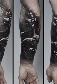 手臂3D风格令人毛骨悚然的人形纹身图案
