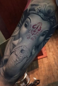 印度教风格彩色象神写实手臂纹身图案