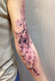手臂3D写实的彩色花卉纹身图案