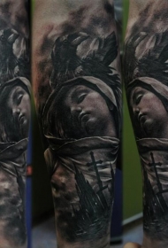 黑灰风格女人与教堂手臂纹身图案