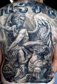 背部惊人的天使战士和字母纹身图案