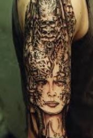 手臂科幻女性外星生物纹身图案