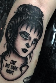 old school女生头像和字母黑灰手臂纹身图案