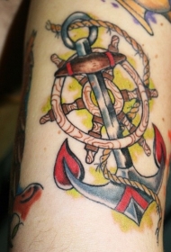 彩色船舵和船锚手臂纹身图案