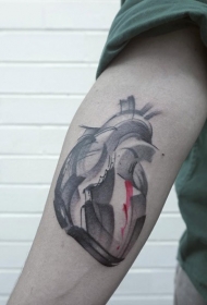 石雕风格彩色人体心脏手臂纹身图案