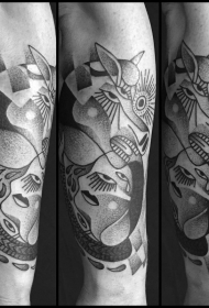 手背抽象风格黑白人和动物与太阳纹身图案