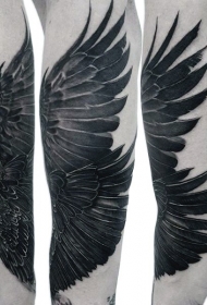 非常逼真的写实老鹰手臂纹身图案