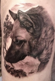写实的3D彩色悲伤的狗大腿纹身图案