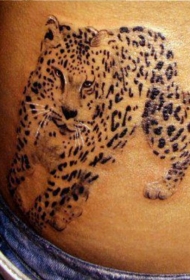 腰部3D豹子彩绘纹身图案