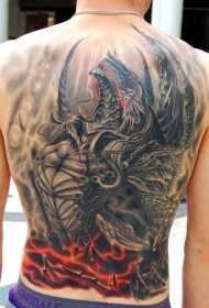 背部五色斑斓的3D恶魔龙纹身图案