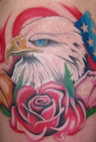 美国爱国鹰和玫瑰彩色纹身图案