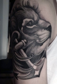 手臂可爱的黑色小狮子与船锚纹身图案