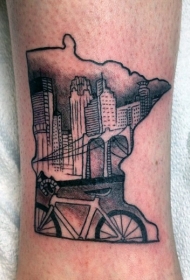 简单的黑灰大城市与自行车脚踝纹身图案