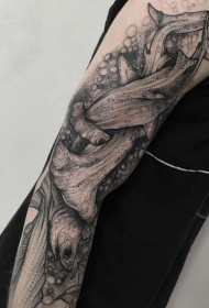 手臂华丽的3D点刺鲨鱼黑色纹身图案