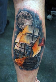 华丽的彩色美国帆船与月球小腿纹身图案