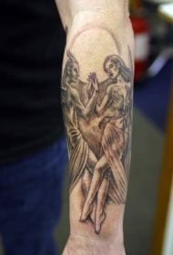 男性和女性的天使魔鬼纹身图案