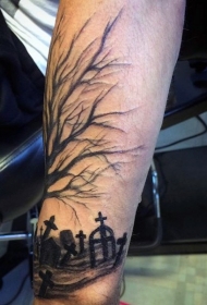 小臂黑色的墓地和孤独的树纹身图案