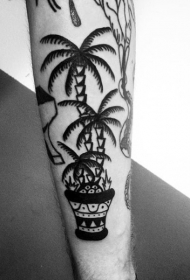 手臂简单的黑色棕榈树和花盆纹身图案