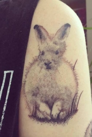 手背可爱的白色小兔子纹身图案