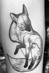 小臂黑色的抽象狐狸纹身图案