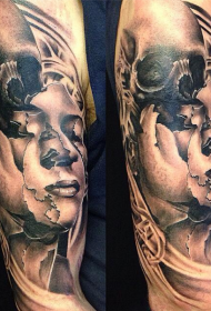 手臂抽象风格的女人肖像与骷髅纹身图案