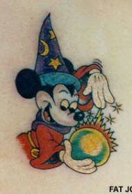 米奇老鼠魔术师纹身图案