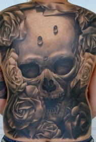 3D骷髅和玫瑰满背纹身图案