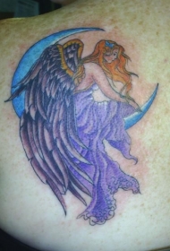 紫色的天使和月亮背部纹身图案