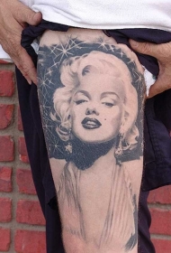 大腿华丽的3D写实玛丽莲梦露肖像纹身图案