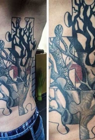 侧肋拼图风格的彩色树木纹身图案