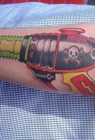 手臂外星人激光枪彩色纹身图案