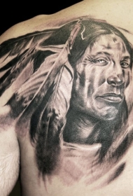背部美洲土著肖像黑灰纹身图案