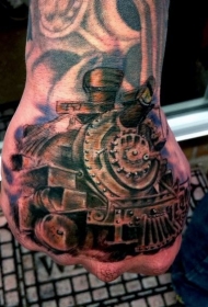 手背3D彩色的火车头纹身图案