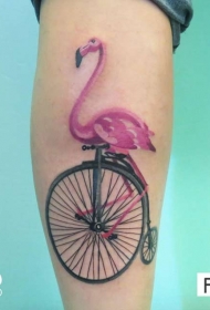 很酷的3D自行车结合粉红色火烈鸟纹身图案