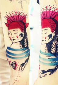 手臂抽象风格的彩色可爱女人纹身图案