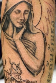 天使女孩和蝴蝶纹身图案