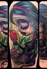 手臂有趣的彩绘小女巫与红苹果纹身图案
