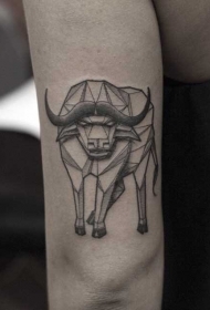 几何风格黑色大公牛手臂纹身图案
