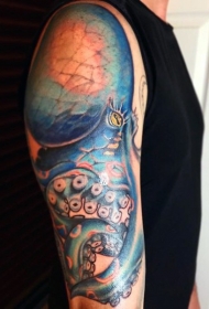 手臂非常美丽的五彩章鱼纹身图案