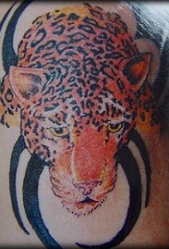 写实的彩色豹子纹身图案