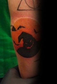 圆形黑暗幽灵和蝙蝠彩色手臂纹身图案