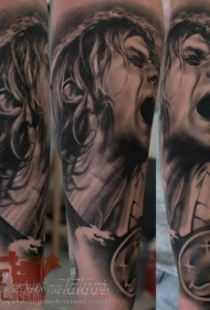 手臂歌手科特柯本3D写实肖像纹身图案
