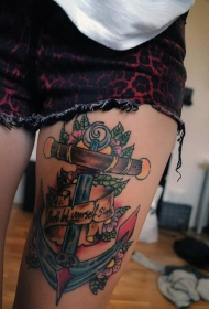 大腿船锚与鲜花字母彩绘纹身图案